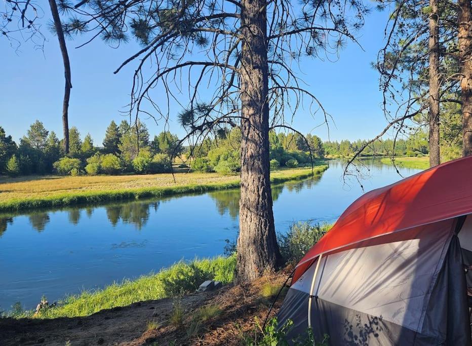 Beautiful Riverfront Near Mt Bachelor With Hot Tub Bend Ngoại thất bức ảnh